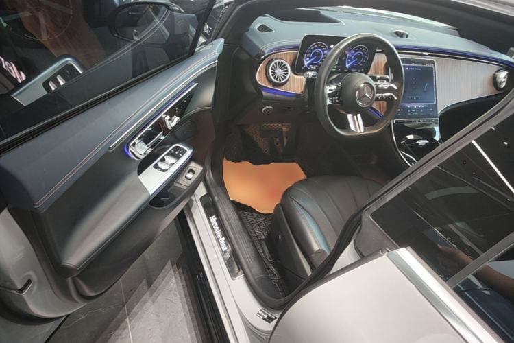Used Mercedes-Benz EQE 2022 350 Luxury Edition Driver Seat
