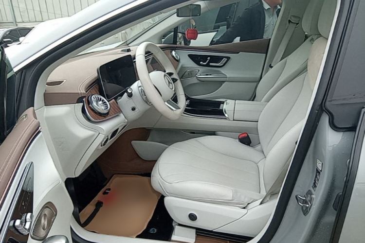 Used Mercedes-Benz EQE 2022 350 Luxury Edition Driver Seat