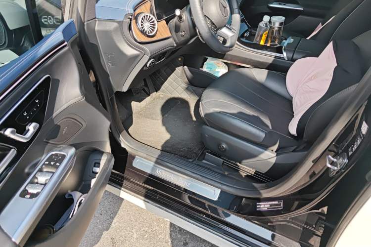 Used Mercedes-Benz EQE 2022 350 Luxury Edition Driver Seat