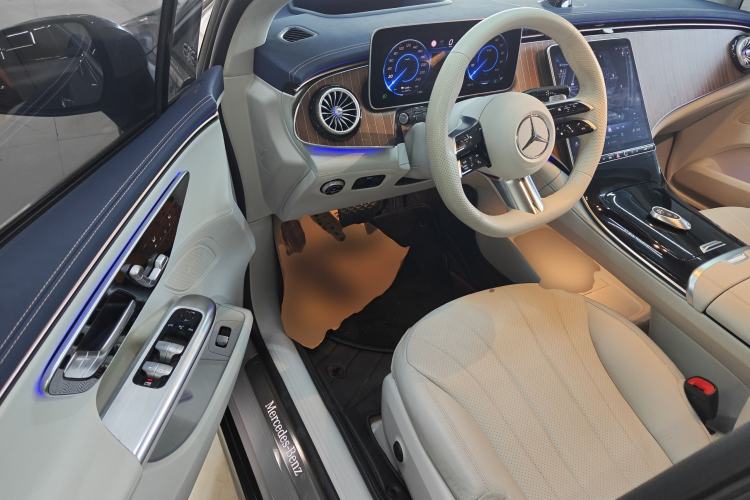 Used Mercedes-Benz EQE 2022 350 Luxury Edition Driver Seat