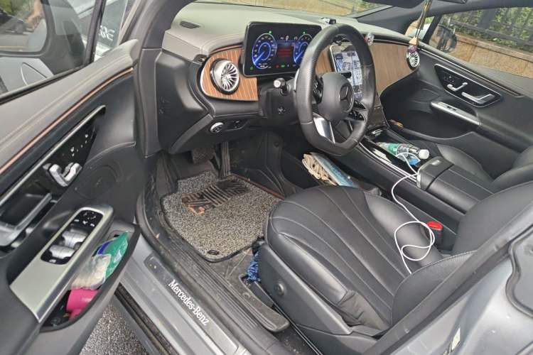 Used Mercedes-Benz EQE 2022 350 Pioneer Edition Driver Seat