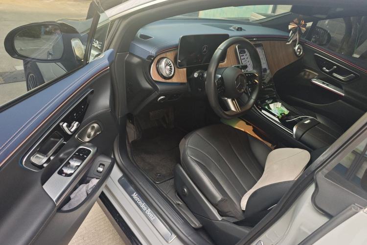 Used Mercedes-Benz EQE 2022 350 Pioneer Edition Driver Seat