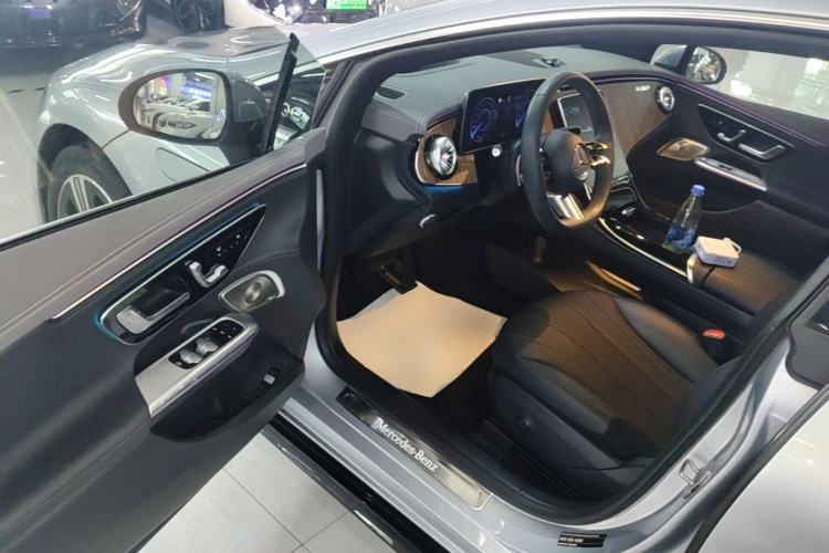 Used Mercedes-Benz EQE 2022 350 Luxury Edition Driver Seat