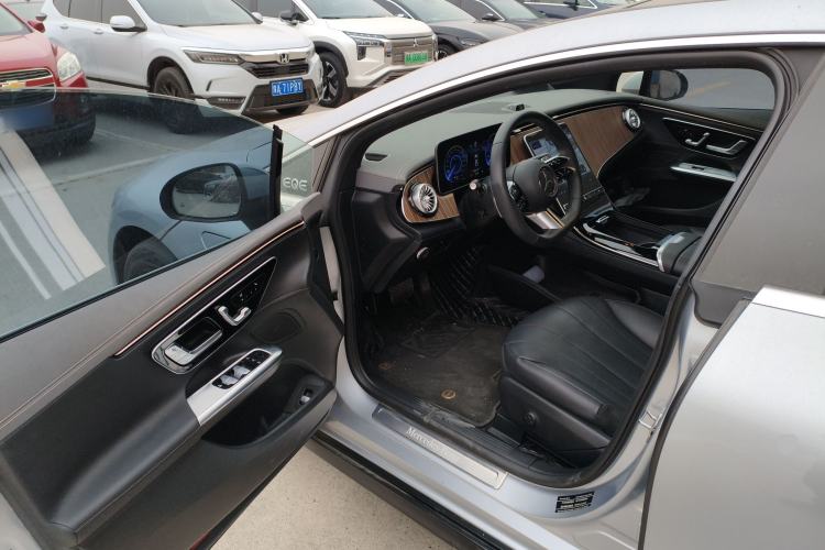 Used Mercedes-Benz EQE 2022 350 Pioneer Edition Driver Seat