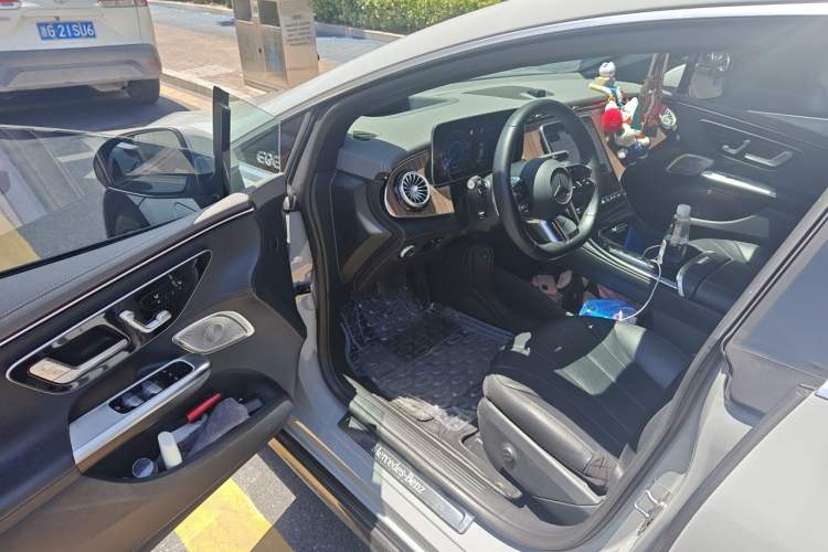 Used Mercedes-Benz EQE 2022 350 Luxury Edition Driver Seat