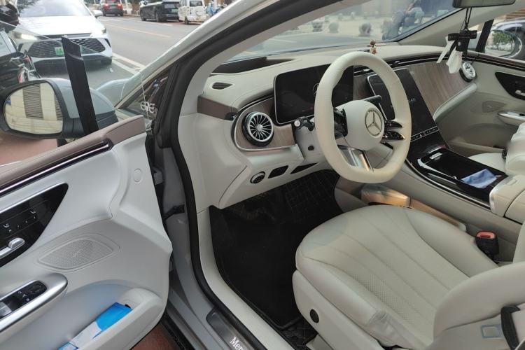 Used Mercedes-Benz EQE 2022 350 Luxury Edition Driver Seat