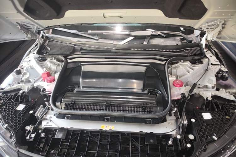 Used Mercedes-Benz EQE 2022 350 Luxury Edition Engine Bay