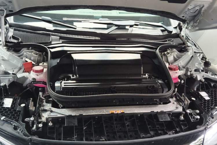 Used Mercedes-Benz EQE 2022 350 Luxury Edition Engine Bay