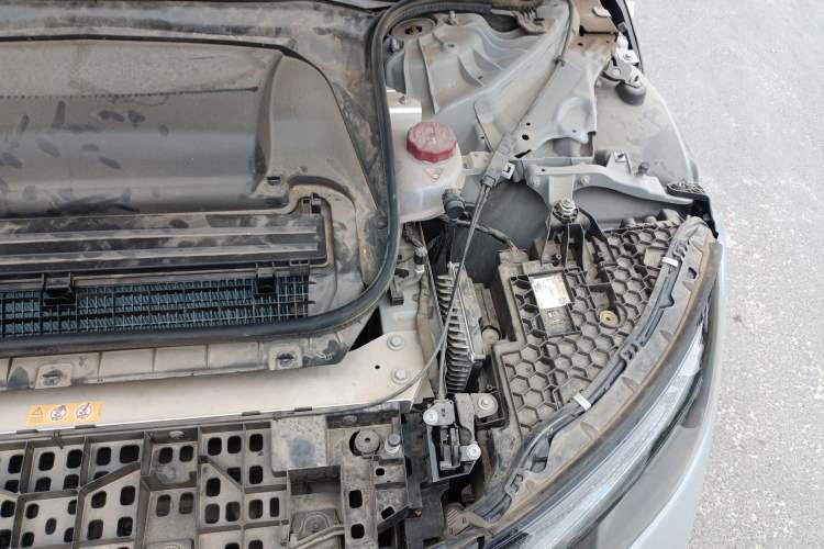Used Mercedes-Benz EQE 2022 350 First Edition Special Version Engine Bay Left