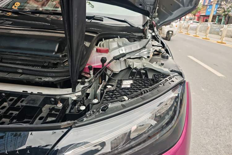 Used Mercedes-Benz EQE 2022 350 Luxury Edition Engine Bay Left