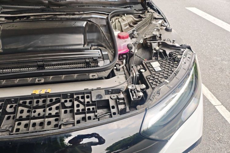 Used Mercedes-Benz EQE 2022 350 Pioneer Edition Engine Bay Left