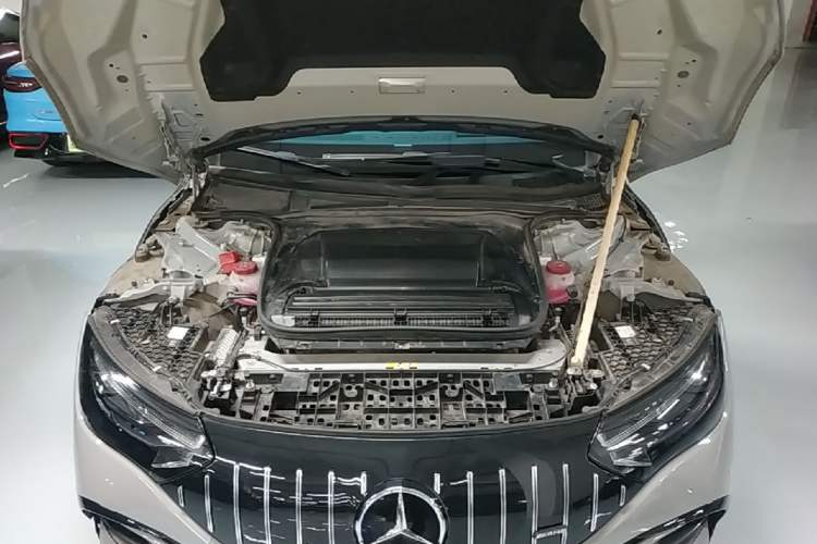 Used Mercedes-Benz EQE 2022 350 First Edition Special Version Engine Bay