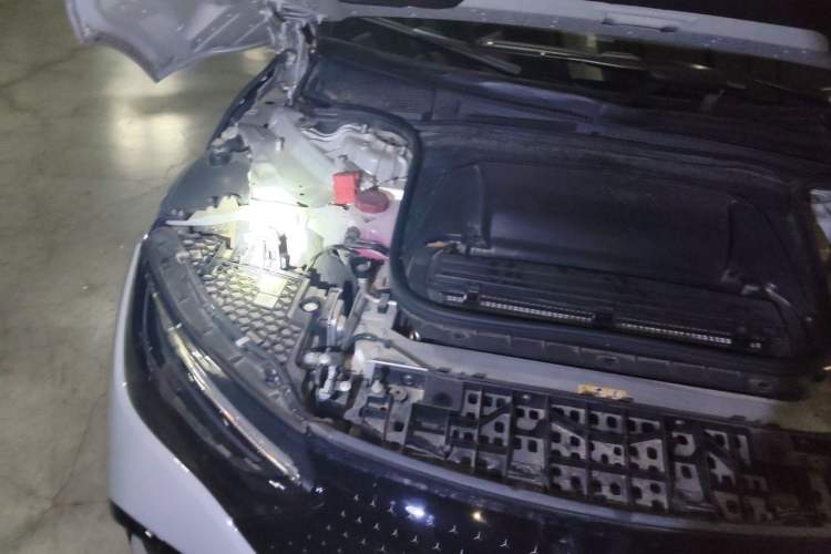 Used Mercedes-Benz EQE 2022 350 Luxury Edition Engine Bay Right