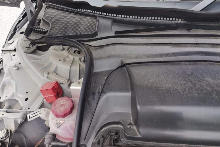 Used Mercedes-Benz EQE 2022 350 Luxury Edition Engine Bay Right