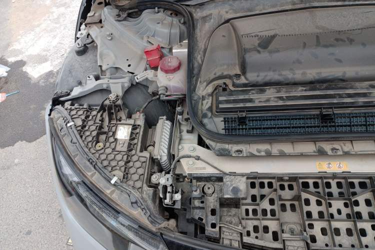 Used Mercedes-Benz EQE 2022 350 First Edition Special Version Engine Bay Right
