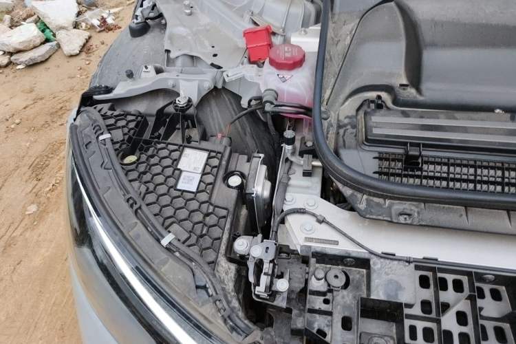 Used Mercedes-Benz EQE 2022 350 Luxury Edition Engine Bay Right