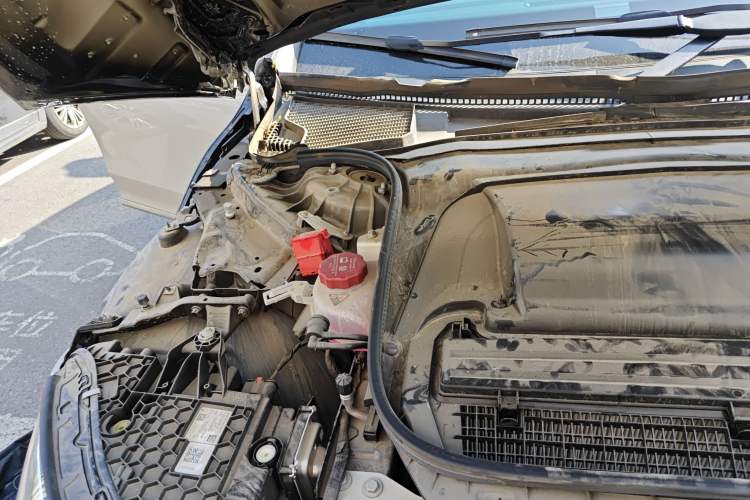 Used Mercedes-Benz EQE 2022 350 Luxury Edition Engine Bay Right