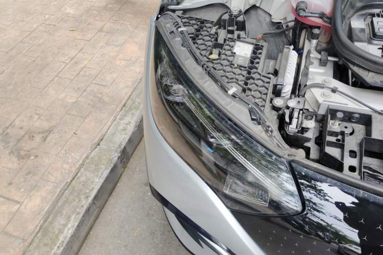 Used Mercedes-Benz EQE 2022 350 First Edition Special Version Engine Bay Right