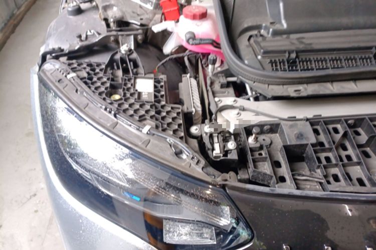 Used Mercedes-Benz EQE 2022 350 First Edition Special Version Engine Bay Right