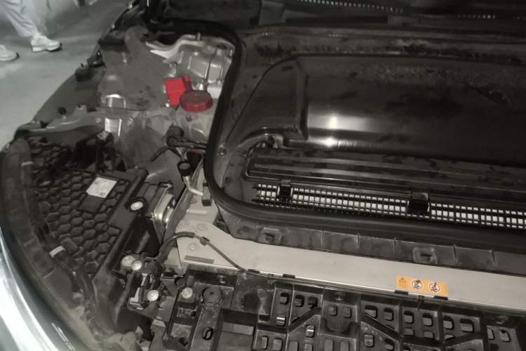 Used Mercedes-Benz EQE 2022 350 Luxury Edition Engine Bay Right