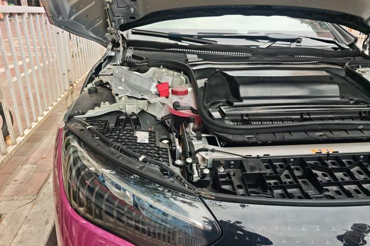 Used Mercedes-Benz EQE 2022 350 Luxury Edition Engine Bay Right