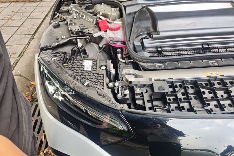 Used Mercedes-Benz EQE 2022 350 Pioneer Edition Engine Bay Right