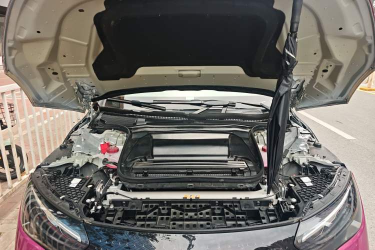 Used Mercedes-Benz EQE 2022 350 Luxury Edition Engine Bay