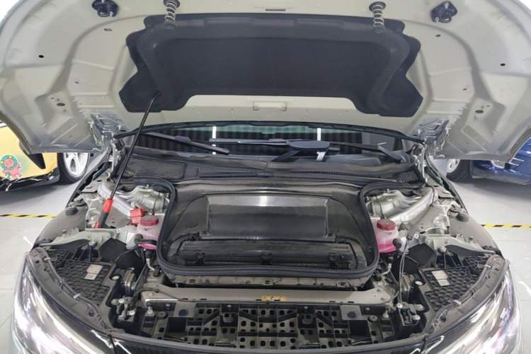 Used Mercedes-Benz EQE 2022 350 Luxury Edition Engine Bay