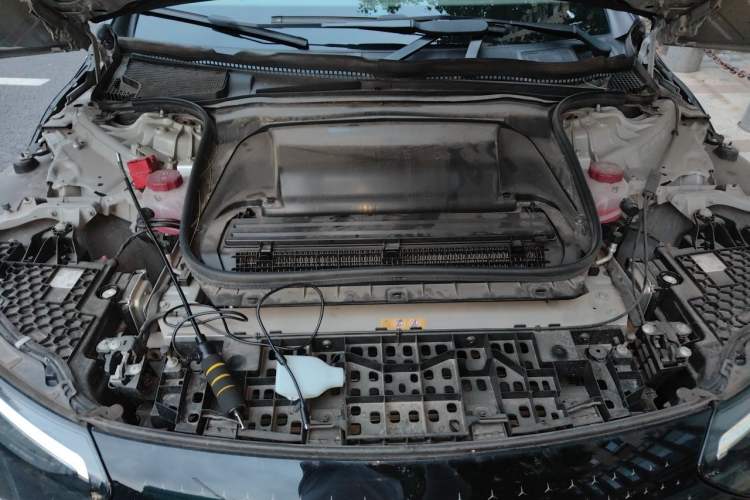 Used Mercedes-Benz EQE 2022 350 Luxury Edition Engine Bay
