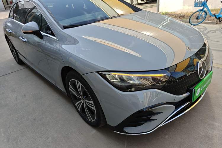 Used Mercedes-Benz EQE 2022 350 Luxury Edition Front Right 45 Deg