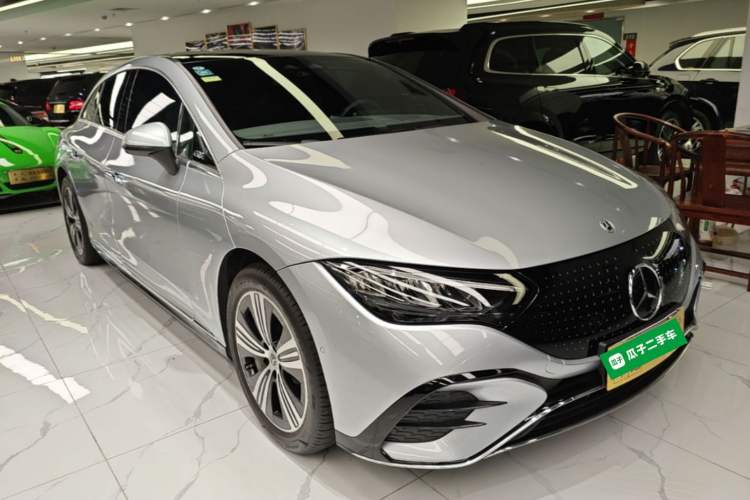 Used Mercedes-Benz EQE 2022 350 Luxury Edition Front Right 45 Deg