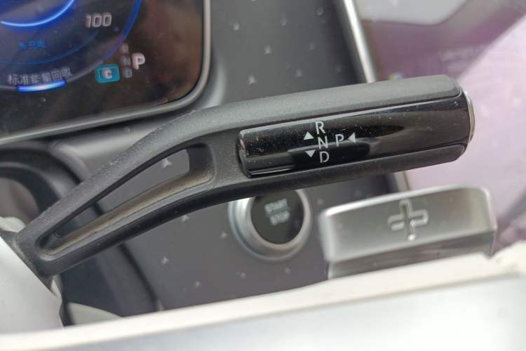 Used Mercedes-Benz EQE 2022 350 First Edition Special Version Gear Lever