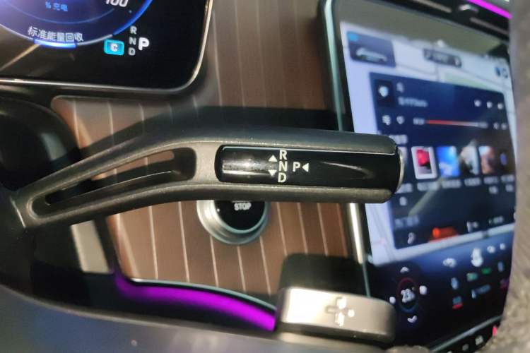 Used Mercedes-Benz EQE 2022 350 Luxury Edition Gear Lever