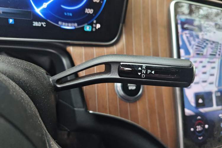 Used Mercedes-Benz EQE 2022 350 Pioneer Edition Gear Lever