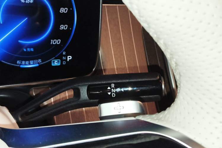 Used Mercedes-Benz EQE 2022 350 Luxury Edition Gear Lever