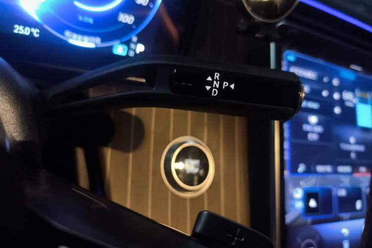 Used Mercedes-Benz EQE 2022 350 Luxury Edition Gear Lever