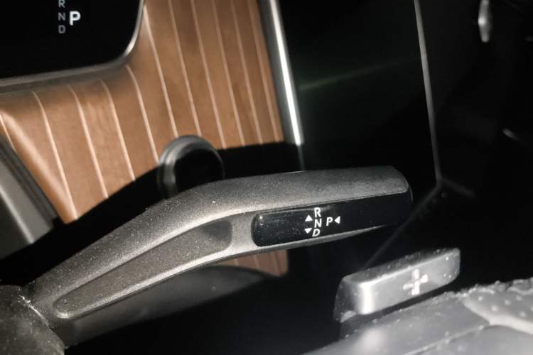 Used Mercedes-Benz EQE 2022 350 Luxury Edition Gear Lever