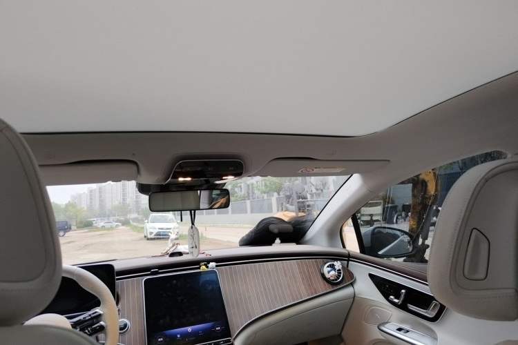 Used Mercedes-Benz EQE 2022 350 Luxury Edition Headliner