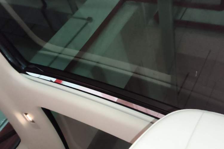 Used Mercedes-Benz EQE 2022 350 Luxury Edition Headliner