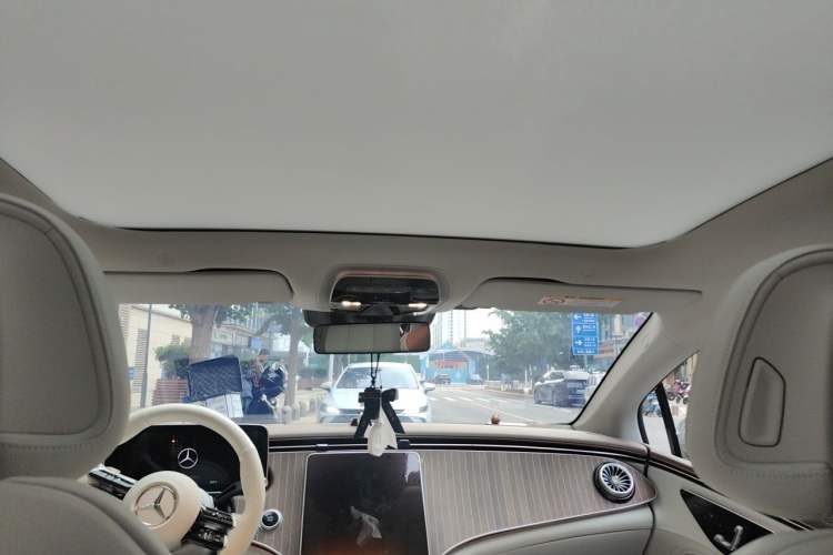 Used Mercedes-Benz EQE 2022 350 Luxury Edition Headliner