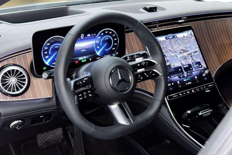 Used Mercedes-Benz EQE 2022 350 Luxury Edition Interior 1