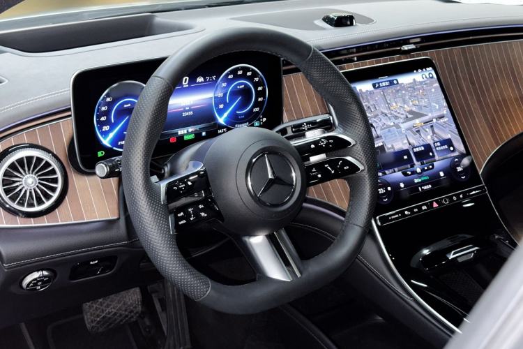 Used Mercedes-Benz EQE 2022 350 Luxury Edition Interior 1