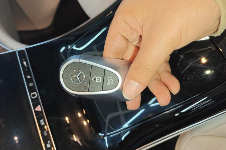 Used Mercedes-Benz EQE 2022 350 Luxury Edition Interior 1
