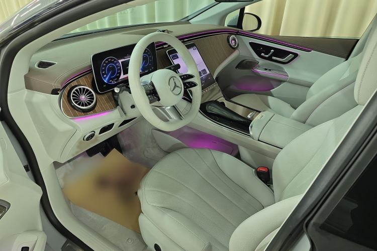 Used Mercedes-Benz EQE 2022 350 Pioneer Edition Interior 1