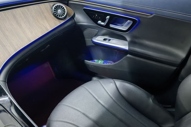 Used Mercedes-Benz EQE 2022 350 Pioneer Edition Interior 10