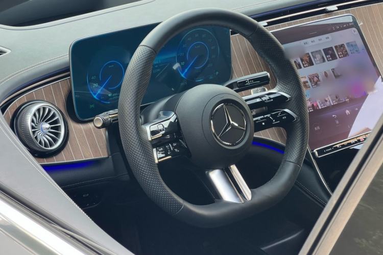 Used Mercedes-Benz EQE 2022 350 Luxury Edition Interior 2