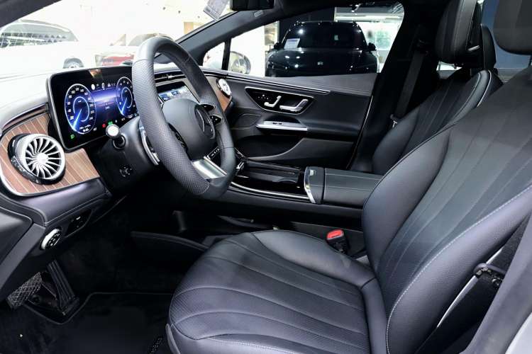 Used Mercedes-Benz EQE 2022 350 Luxury Edition Interior 2