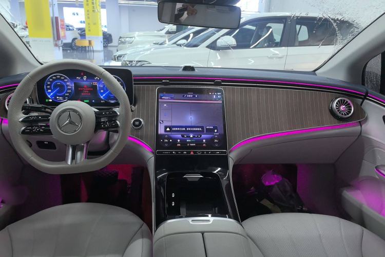 Used Mercedes-Benz EQE 2022 350 Pioneer Edition Interior 3