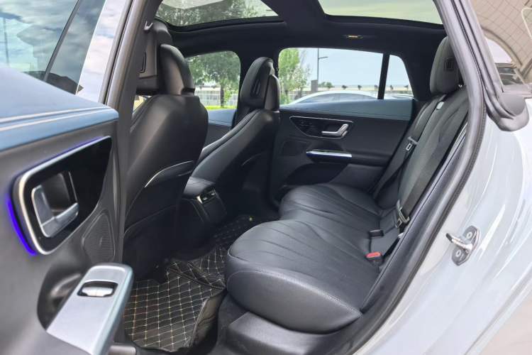 Used Mercedes-Benz EQE 2022 350 First Edition Special Version Interior 3
