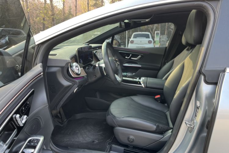 Used Mercedes-Benz EQE 2022 350 Luxury Edition Interior 4